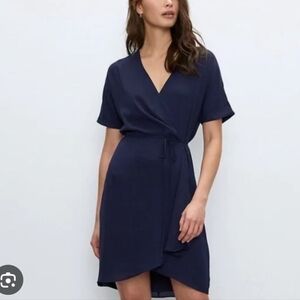 Aritzia Babaton Wallace Short Sleeve Wrap Dress Navy Blue Chiffon Size Small